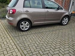 Braun Gebraucht 2013 VW Golf Plus Match Van / Kleinbus | 9.900 € (Fairer Preis)