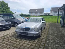 Silber Gebraucht 1995 Mercedes E200 Elegance Limousine | 1.550 €