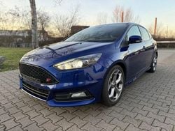 Blau Gebraucht 2018 Ford Focus ST Limousine | 13.700 € (Guter Preis)