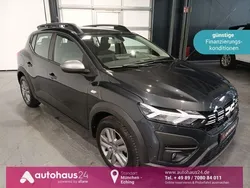Grau Gebraucht 2023 Dacia Sandero Expression Kleinwagen | 14.770 € (Guter Preis)