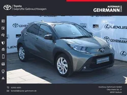 Cardamon green metallic/ night sky black Gebraucht 2022 Toyota Aygo Pulse Kleinwagen | 14.790 € (Fairer Preis)