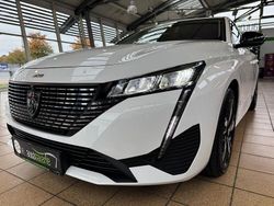 Weiß Gebraucht 2023 Peugeot 308 Allure Limousine | 21.495 € (Fairer Preis)