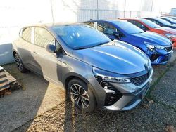 Grau Neu 2025 Renault Clio V Techno Limousine | 19.490 € (Fairer Preis)