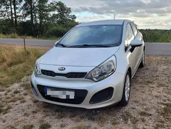 Silber Gebraucht 2013 Kia Rio Edition 7 Limousine | 6.500 € (Fairer Preis)