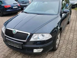 Schwarz Gebraucht 2007 Skoda Octavia Kombi | 2.350 € (Fairer Preis)