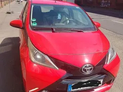 Rot Gebraucht 2014 Toyota Aygo X-play Kleinwagen | 7.300 € (Guter Preis)