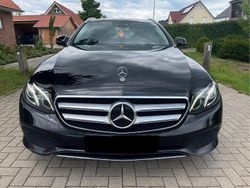 Schwarz Gebraucht 2017 Mercedes E220 Avantgarde Kombi | 17.850 € (Fairer Preis)