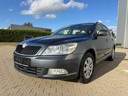 Grau Gebraucht 2009 Skoda Octavia Ambiente Kombi | 4.450 €