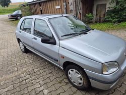 Grau Gebraucht 1996 Renault Clio Kleinwagen | 990 €