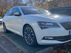 Weiß Gebraucht 2016 Skoda Superb LAURIN & KLEMENT Kombi | 17.000 € (Etwas zu teuer)