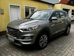 Grau Gebraucht 2019 Hyundai Tucson SUV | 18.000 € (Guter Preis)