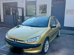 Gold Gebraucht 2005 Peugeot 206 Coupé | 2.500 € (Etwas zu teuer)