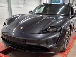Grau Gebraucht 2023 Porsche Taycan 4S Chrono Limousine | 76.900 € (Fairer Preis)
