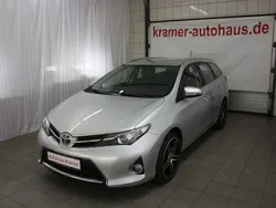 Silber Gebraucht 2014 Toyota Auris Touring Sports Life+ Kombi | 15.900 € (Etwas zu teuer)