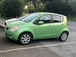 Grün Gebraucht 2009 Opel Agila Limousine | 2.850 € (Fairer Preis)