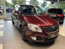 Rot Gebraucht 2010 Skoda Fabia Sport Limousine | 3.950 € (Fairer Preis)