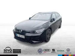 Schwarz Gebraucht 2024 VW Passat R-line Kombi | 49.480 € (Fairer Preis)