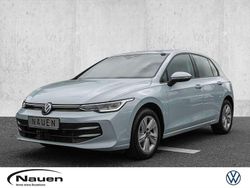 Crystal ice blue met. (metallic) Gebraucht 2024 VW Golf VIII Basis Limousine | 23.890 € (Fairer Preis)