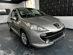 Grau Gebraucht 2009 Peugeot 207 Urban Move Kleinwagen | 2.900 € (Fairer Preis)