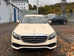 Gelb Gebraucht 2019 Mercedes E200 Limousine | 8.500 €