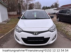 Weiß Gebraucht 2014 Hyundai i20 Edition Limousine | 4.800 € (Fairer Preis)