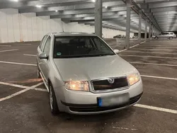 Silber Gebraucht 2003 Skoda Fabia Kleinwagen | 1.000 € (Etwas zu teuer)