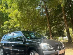 Schwarz Gebraucht 2002 Renault Clio II Kleinwagen | 1.300 € (Fairer Preis)