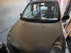 Gold Gebraucht 2002 Toyota Yaris Kombi | 1.500 €