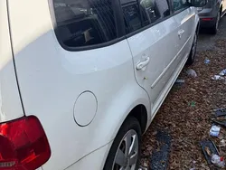 Weiß Gebraucht 2013 VW Touran Life Van / Kleinbus | 4.999 € (Superpreis)