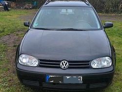 Schwarz Gebraucht 2002 VW Golf IV Kombi | 900 € (Superpreis)