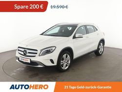 Weiß Gebraucht 2016 Mercedes GLA200 Urban SUV | 19.390 € (Fairer Preis)