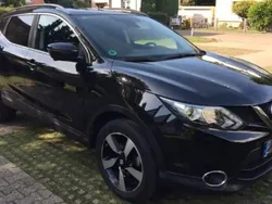 Schwarz Gebraucht 2016 Nissan Qashqai N-Connecta SUV | 10.499 € (Guter Preis)