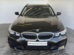 Schwarz Gebraucht 2021 BMW 318 Advantage Kombi | 25.649 € (Fairer Preis)