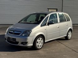 Silber Gebraucht 2008 Opel Meriva Innovation Van / Kleinbus | 2.890 € (Etwas zu teuer)