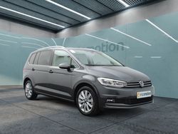 Grau Gebraucht 2024 VW Touran Highline Van / Kleinbus | 37.250 € (Etwas zu teuer)