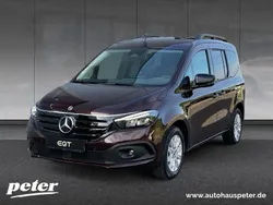 Rot Gebraucht 2023 Mercedes EQT200 Van / Kleinbus | 26.990 € (Guter Preis)