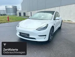 Weiß Gebraucht 2021 Tesla Model 3 Limousine | 24.600 € (Fairer Preis)