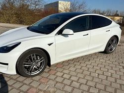 Weiß Gebraucht 2022 Tesla Model 3 RWD Limousine | 29.000 € (Fairer Preis)