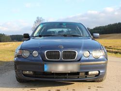 Blau Gebraucht 2004 BMW 318 Compact Kleinwagen | 2.650 € (Fairer Preis)