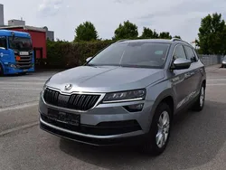 Grau Gebraucht 2021 Skoda Karoq Drive SUV | 22.950 € (Superpreis)