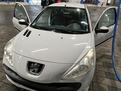 Weiß Gebraucht 2011 Peugeot 206 Style Limousine | 1.950 € (Guter Preis)