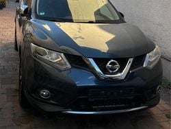 Blau Gebraucht 2015 Nissan X-Trail Tekna SUV | 10.899 €