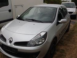 Silber Gebraucht 2006 Renault Clio III Kleinwagen | 1.200 € (Guter Preis)