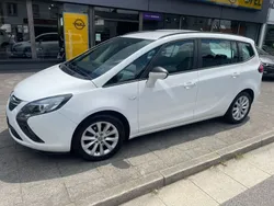 Weiß Gebraucht 2015 Opel Zafira Tourer Edition Van / Kleinbus | 14.450 € (Teuer)