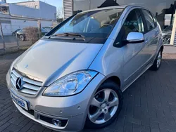 Silber Gebraucht 2010 Mercedes A180 Avantgarde Limousine | 11.900 €