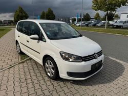 Weiß Gebraucht 2013 VW Touran Trendline Van / Kleinbus | 3.950 €