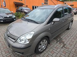 Beige Gebraucht 2007 Toyota Corolla Verso Luna Van / Kleinbus | 3.490 € (Superpreis)