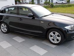 Schwarz Gebraucht 2011 BMW 120 Sport Line Kleinwagen | 8.700 € (Superpreis)