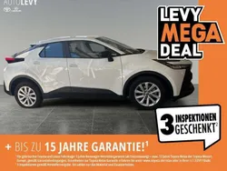 Weiß Gebraucht 2024 Toyota C-HR Business Edition SUV | 27.970 € (Fairer Preis)