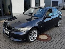 Grau Gebraucht 2005 BMW 330 Sport Line Limousine | 7.500 € (Fairer Preis)